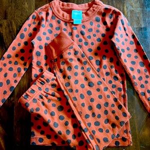 Hanna Andersson dark orange cheetah print pajamas size 100/4